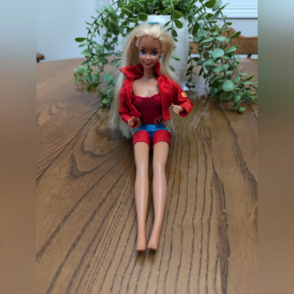 Barbie. Blond Wearing A Baywatch Shorts Swimsuit And Jacket. 1976 - Picture 2 of 12